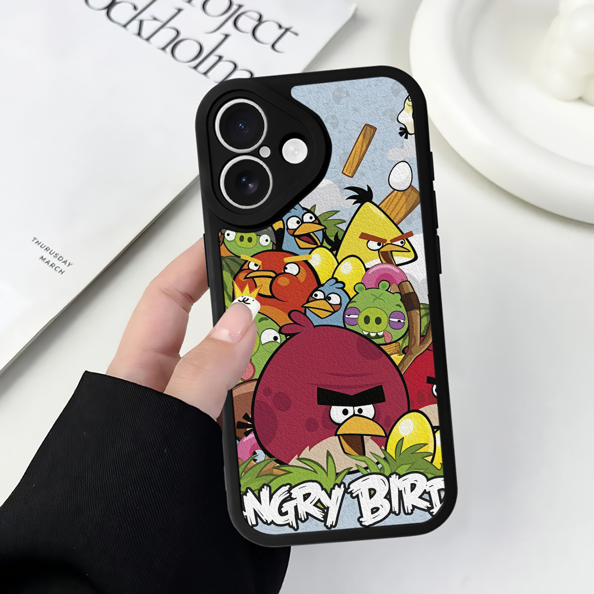（画像用） Angry Birds アングリーバード 【iPhone 16シリーズ対応】シリコンスマホケース（レザー調） 材質：シリコン